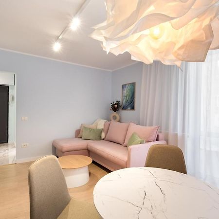 Candy Land Downtown Apartment Bucureşti Ngoại thất bức ảnh