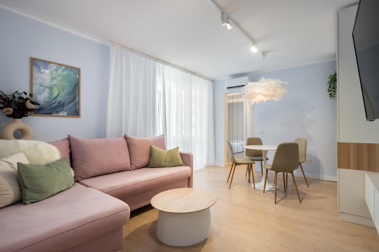 Candy Land Downtown Apartment Bucureşti Ngoại thất bức ảnh